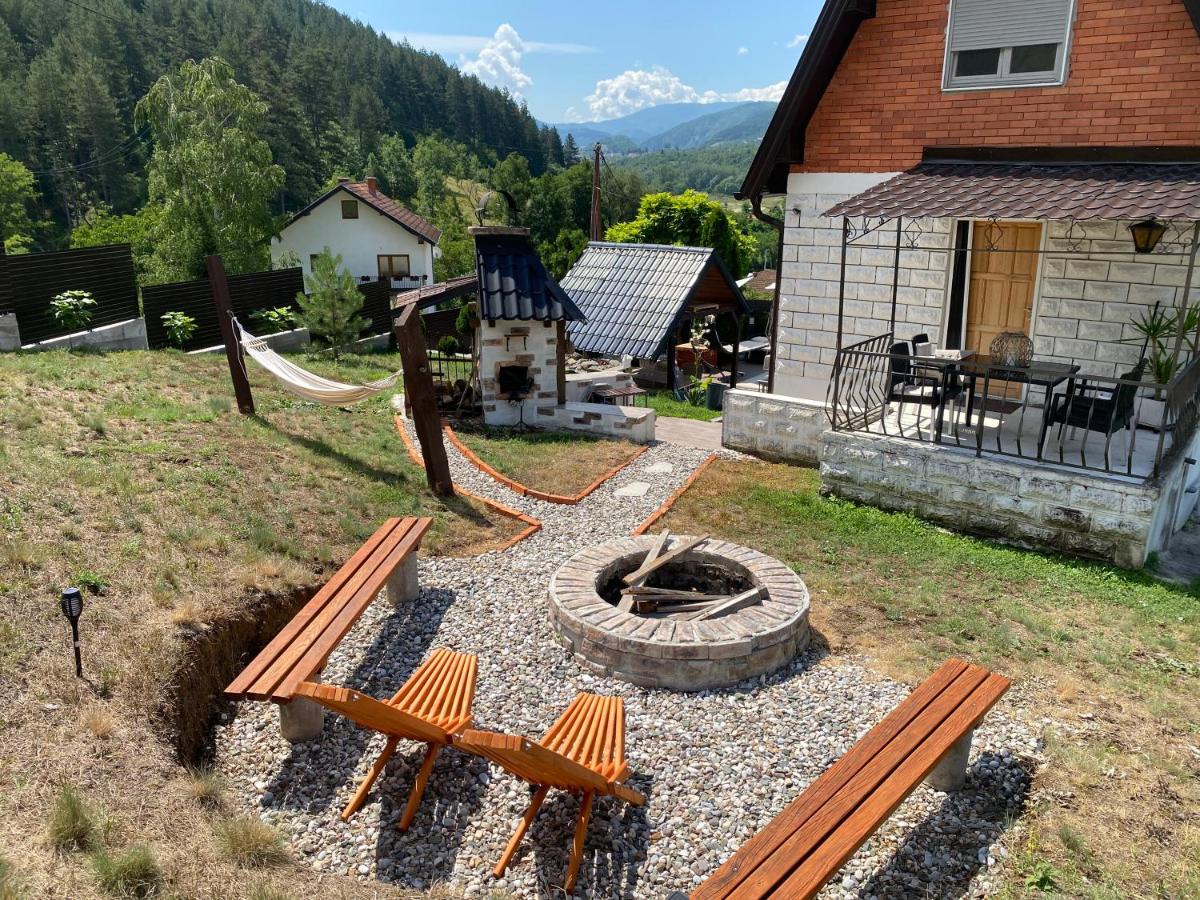 Vikendica sa bazenom - Ferienwohnung Višegrad