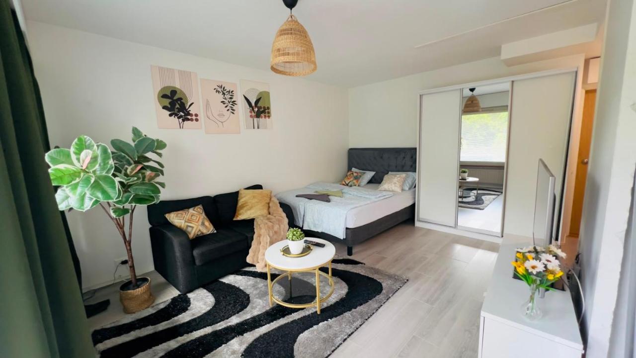 Helmi Haven Modern Studio Myyrmäki 15 min to Airport - Ferienwohnung Vantaa