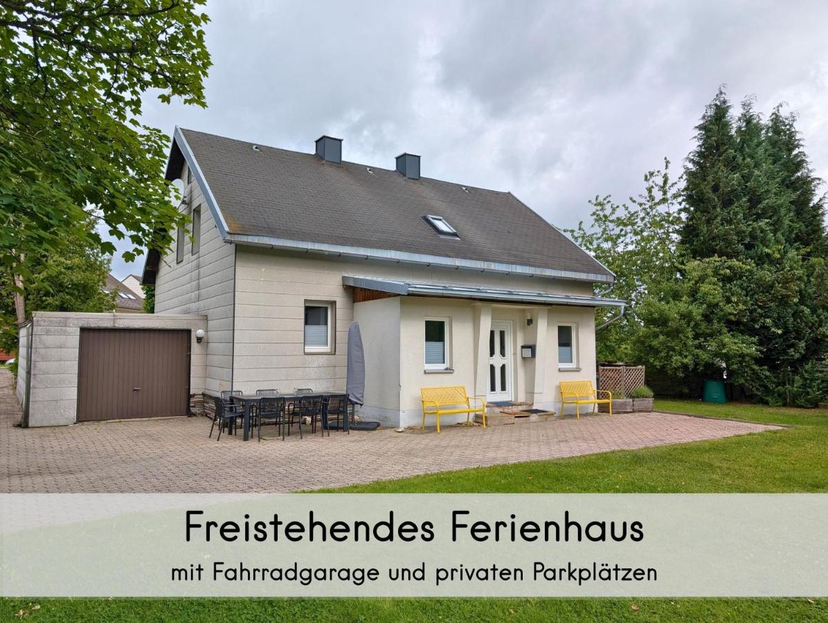 Das Waldhäuschen - bis 10 Personen, 4 Schlafzimmer, 2 Bäder, Tischkicker, kostenlose Parkplätze, WLAN, Smart-TVs - Chambres d'hôtes Mehlmeisel