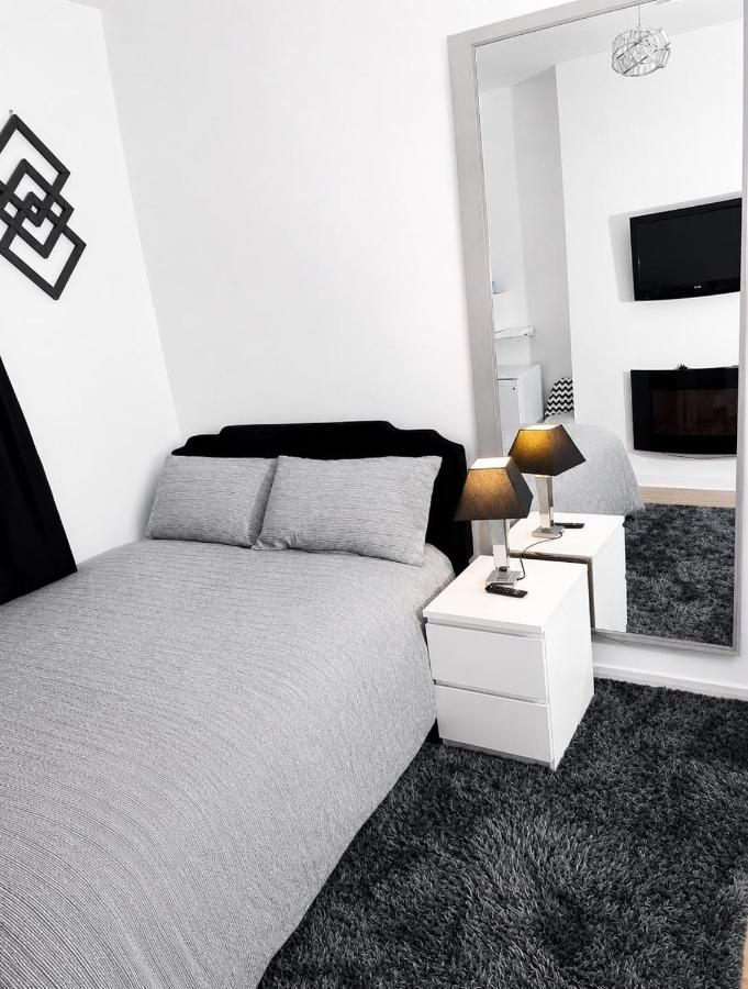 Located in London, next to Forest Hill train station , Studio Apartment nice relaxing chill spot - Chambres d'hôtes Forstal
