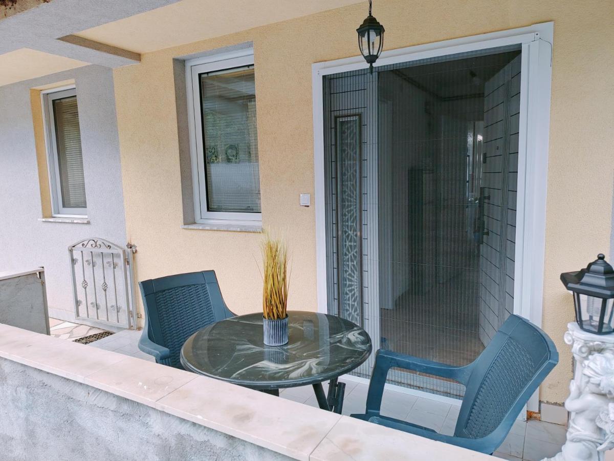 Colombiana Apartments - Chambres d'hôtes Ohrid