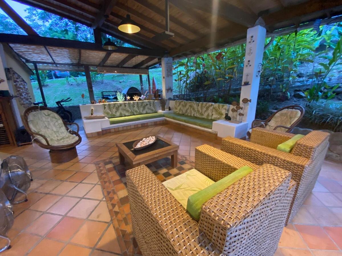 Hermosa finca familiar con piscina y naturaleza! - Chambres d'hôtes Bolombolo