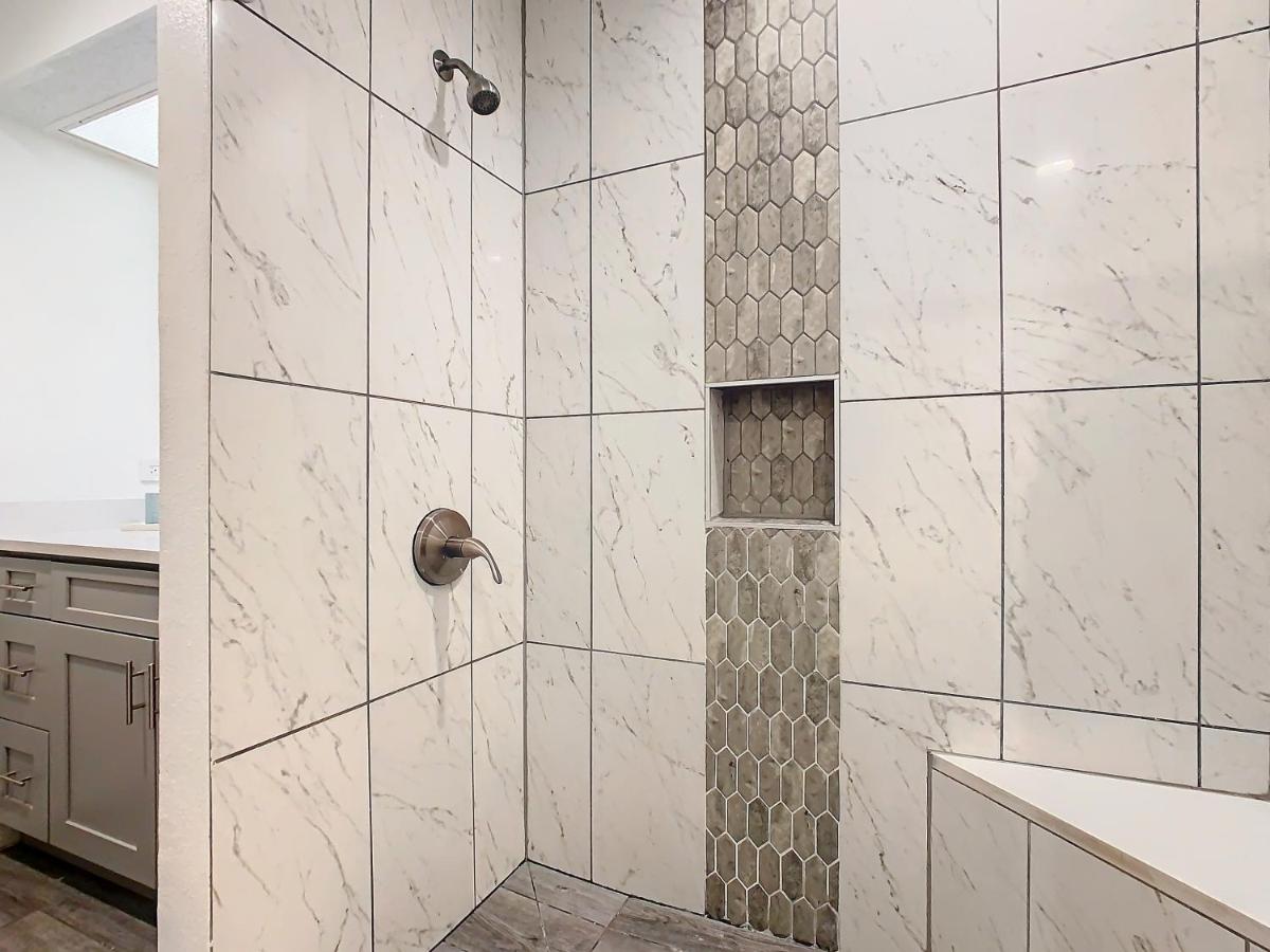 1 Bedroom Condo Minutes From Disney! - Ferienwohnung Orlando