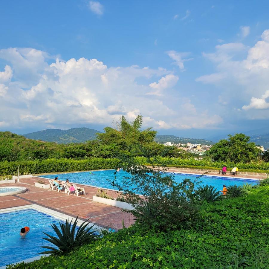 Casa de descanso en Anapoima en condominio cerrado - hasta 8 personas - Chambres d'hôtes Anapoima