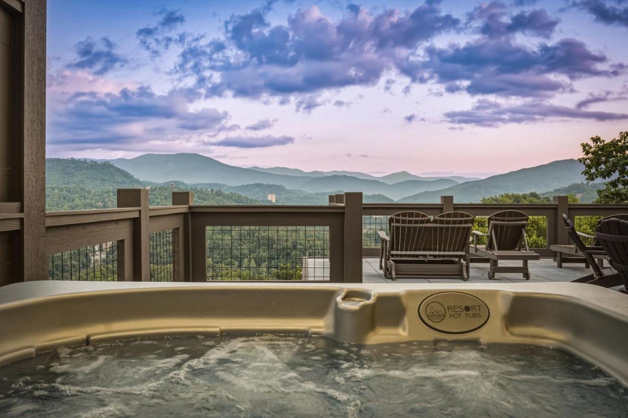 Starlight Splash - B&B Gatlinburg