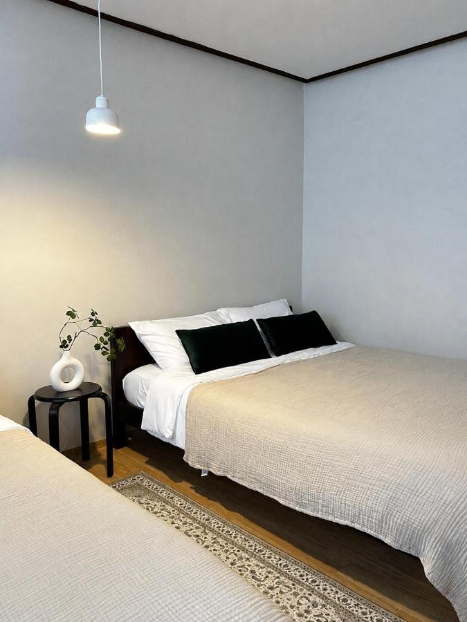 Nuri Stay, 오픈특가, 3룸 4베드, 공항버스 정류장 3분, 지하철 5분 - B&B Seoul