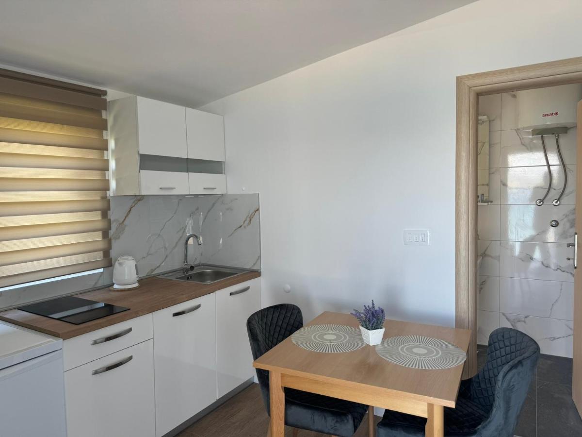 One-Bedroom Apartment with View