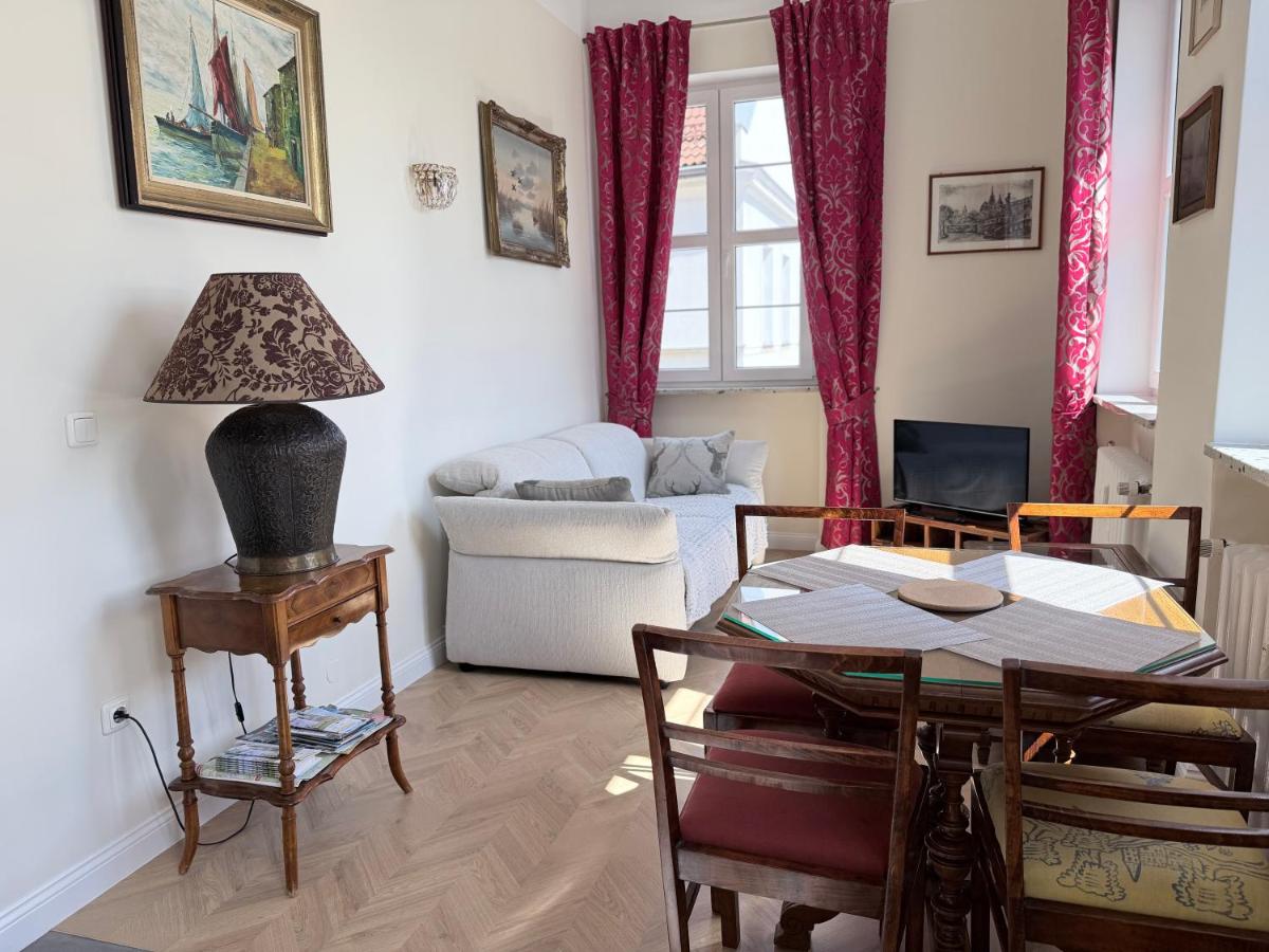 Jeleni Sen - Apartament przy deptaku - B&B Jelenia Góra