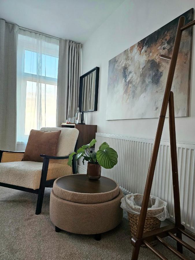 Cardiff Mini Retreat - B&B Cardiff