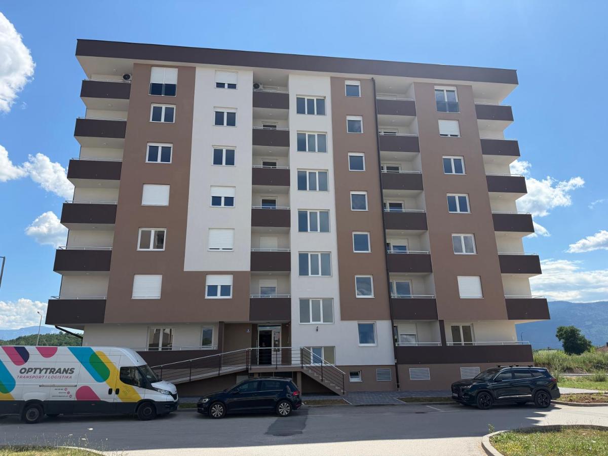 Apartman Daniela Lake View - Chambres d'hôtes Donje Mladice