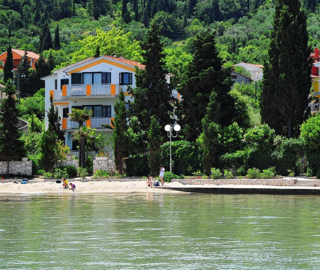 Villa Claire - Bed and Breakfast Preko
