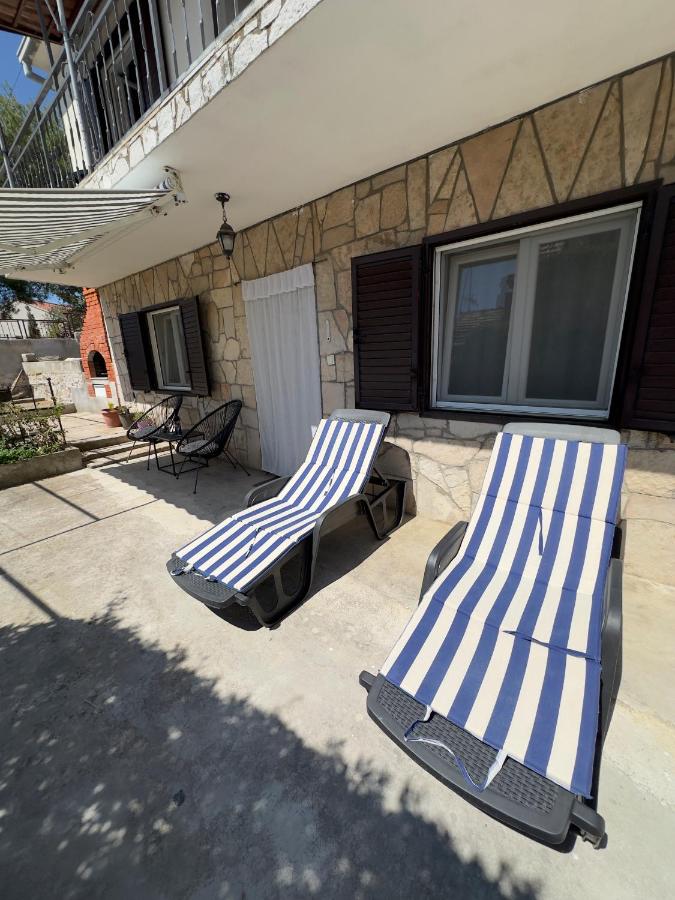 SeaView Apartment Toni - Chambres d'hôtes Milna