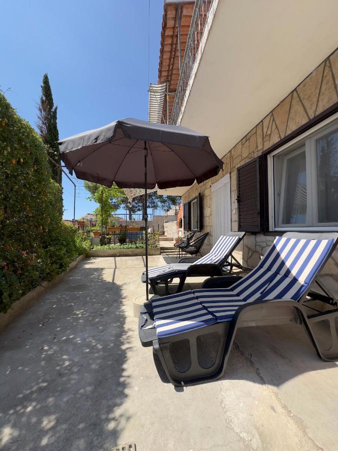 SeaView Apartment Toni - Chambres d'hôtes Milna