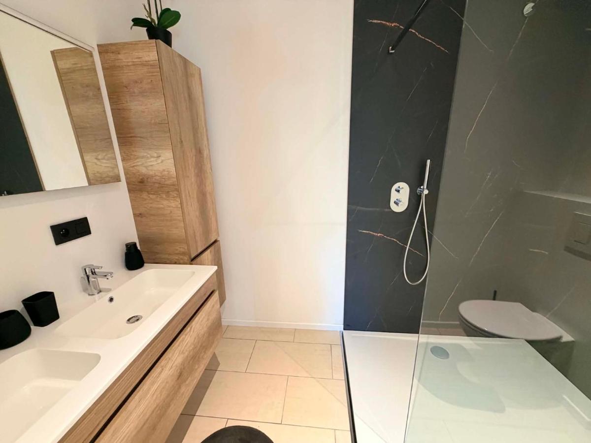 Au delà du miroir - B&B Stavelot
