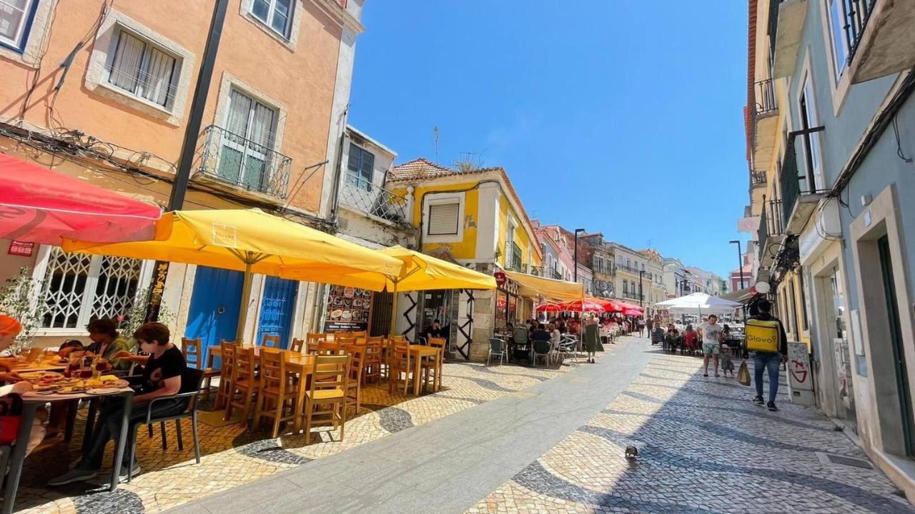 Charming 2-Bedroom Apartment in Almada, Near Lisbon - Ferienwohnung Almada
