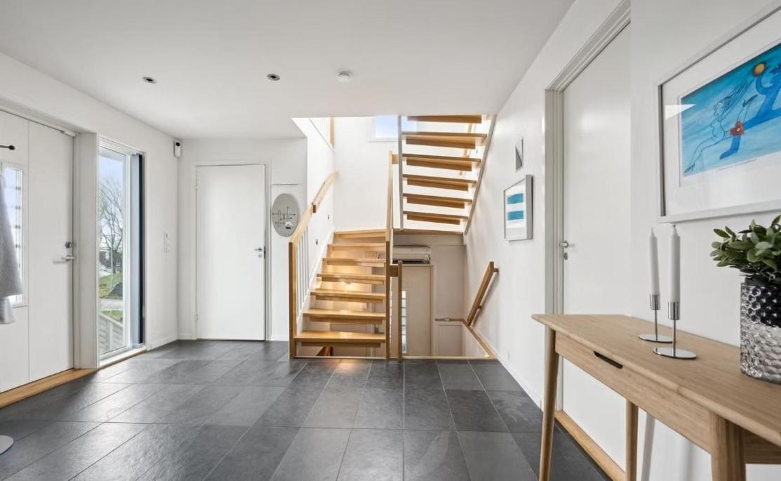 Central, Spacious House, Gym & Parking - B&B Stavanger