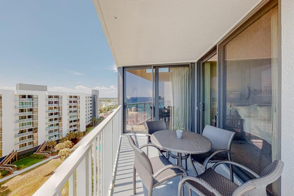 8th Floor condo Seasonal beach service Minutes to dining - Ferienwohnung Destin