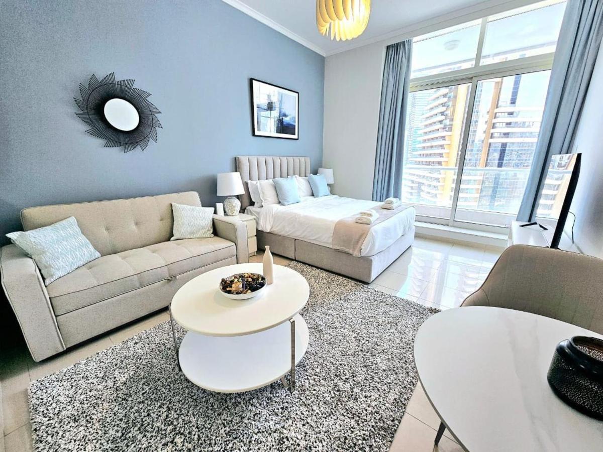 Sunrise Homes - A Modern Studio Next to JBR Beach - Bed and Breakfast Dubai