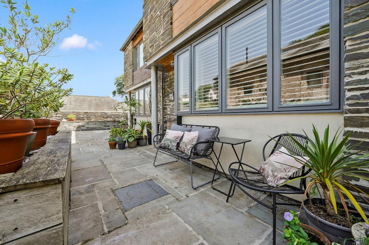 Boutique Cottage with Creek Views & Parking - Chambres d'hôtes Kingswear