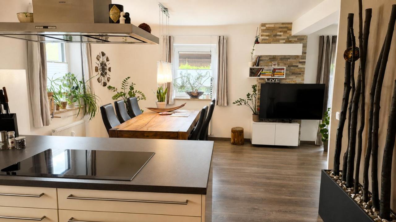 Moderne Ferienwohnung mit Garten und Carport, Nähe Salzburg - B&B Thalgau