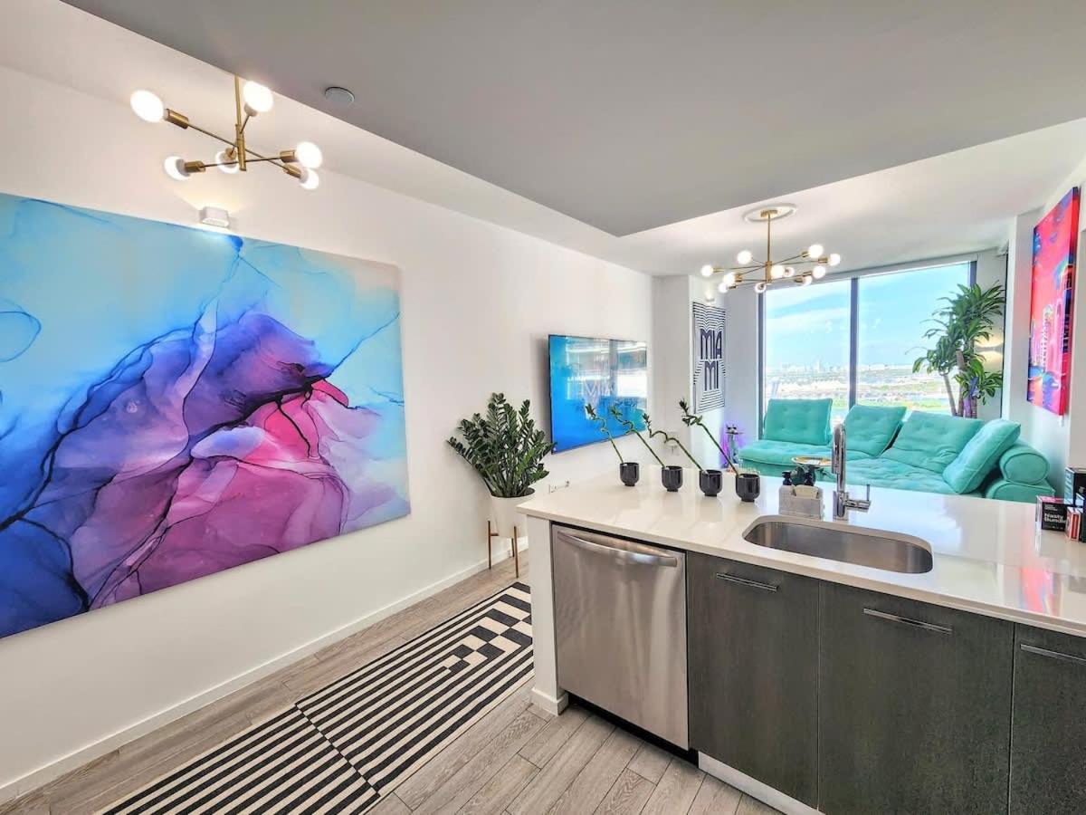 Electric Luxury Downtown Bayfront Brickell - Bed and Breakfast Miami