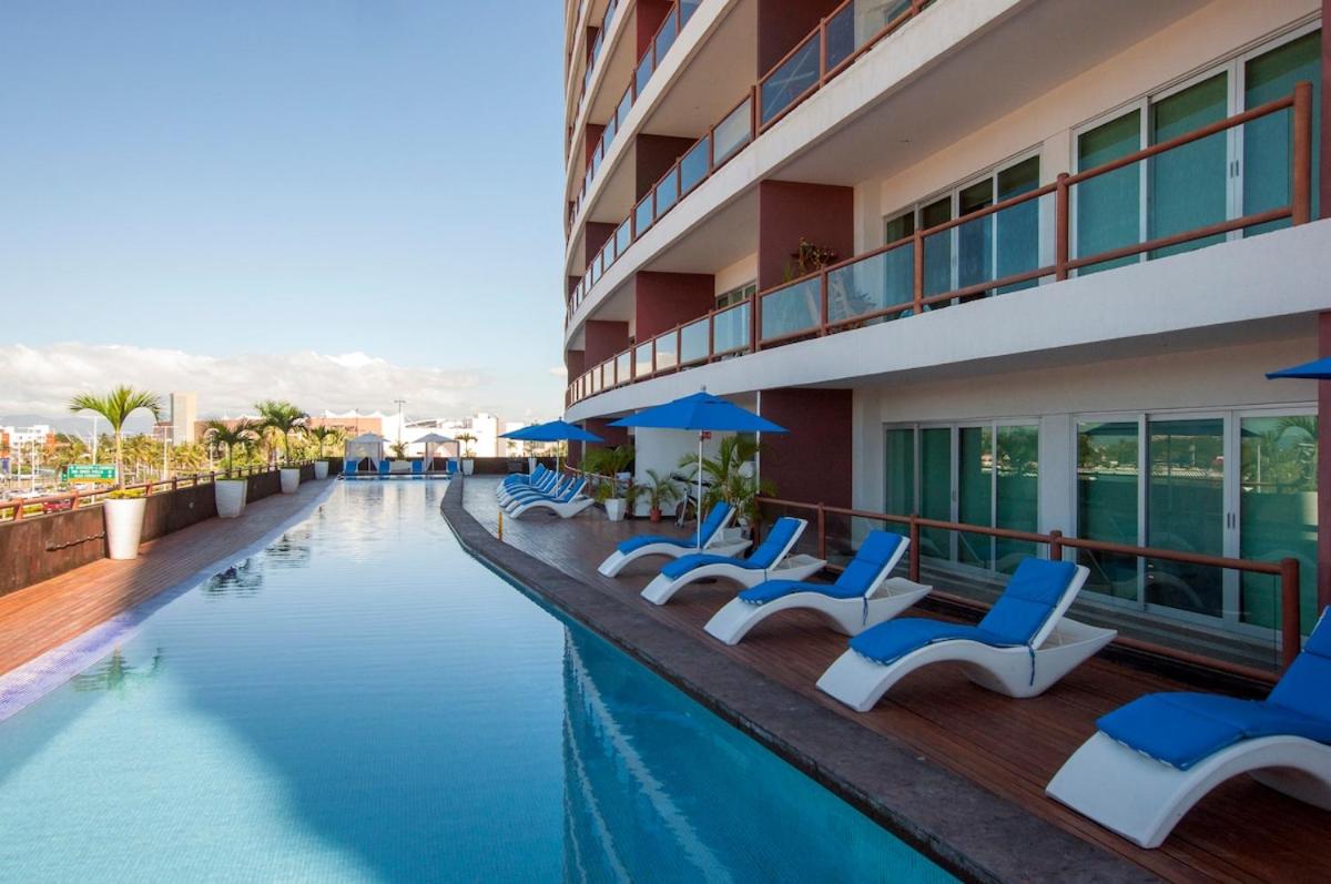 Cruise view Condo Best Location - B&B Puerto Vallarta