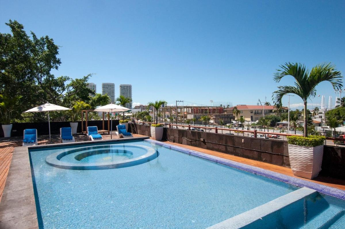 Cruise view Condo Best Location - B&B Puerto Vallarta