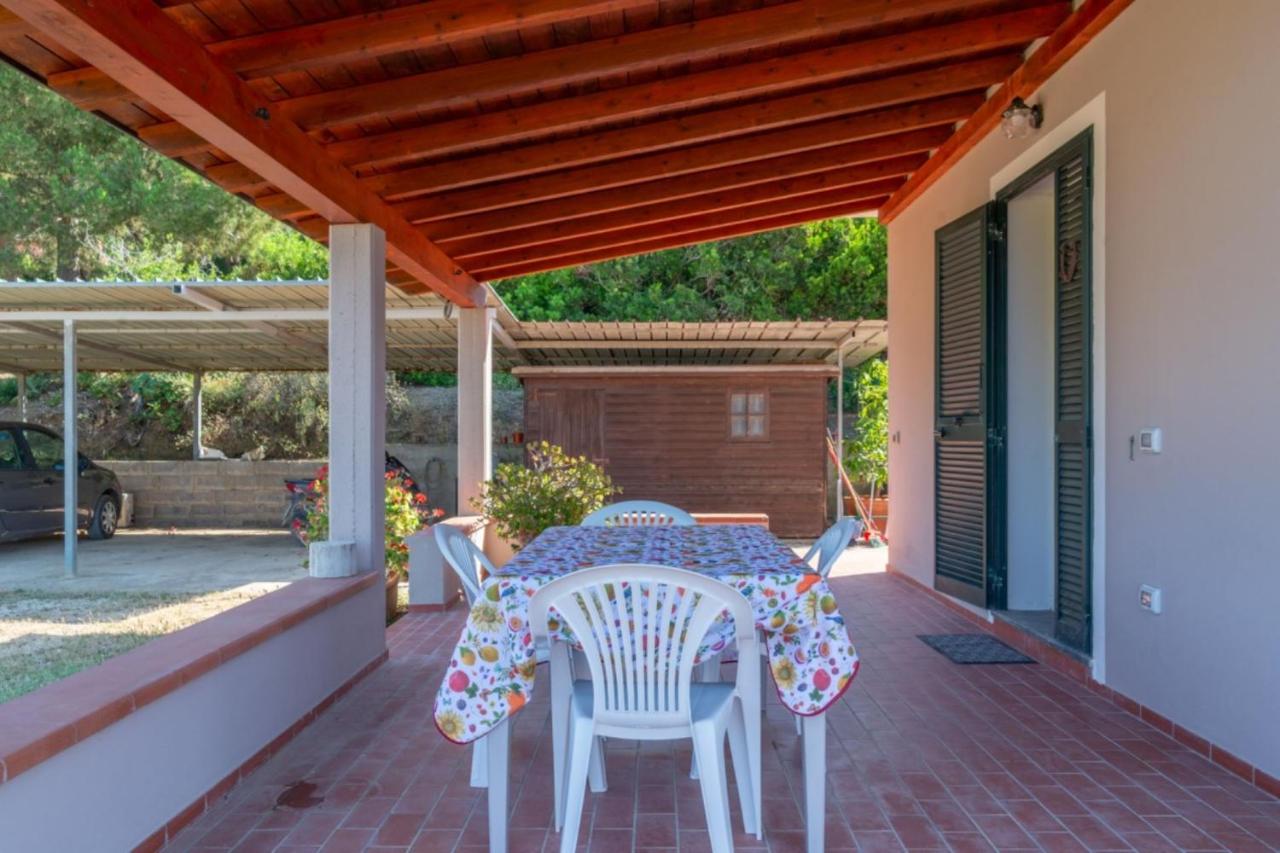 Appartamenti Azienda Agricola - Goelba - Bed and Breakfast Lacona