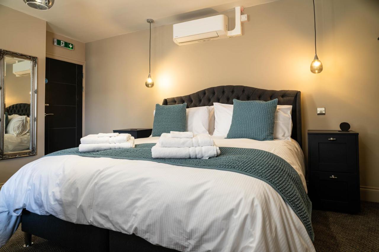 Standard Zimmer mit Kingsize-Bett