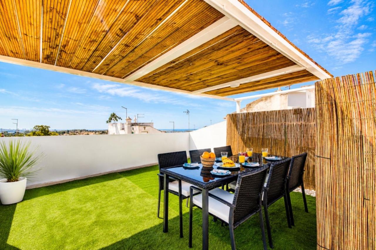 Horizon House - 3 Bedrooms - Rooftop Terrace & BBQ - AC - Ferienwohnung Portimao