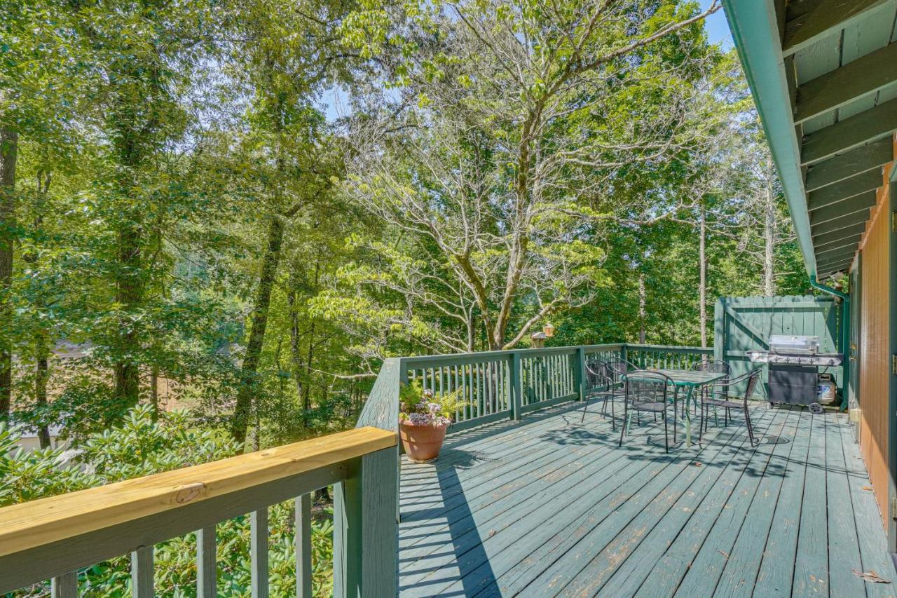3 Mi to Lake Santeetlah! Rustic Apt w/ Decks - B&B Robbinsville