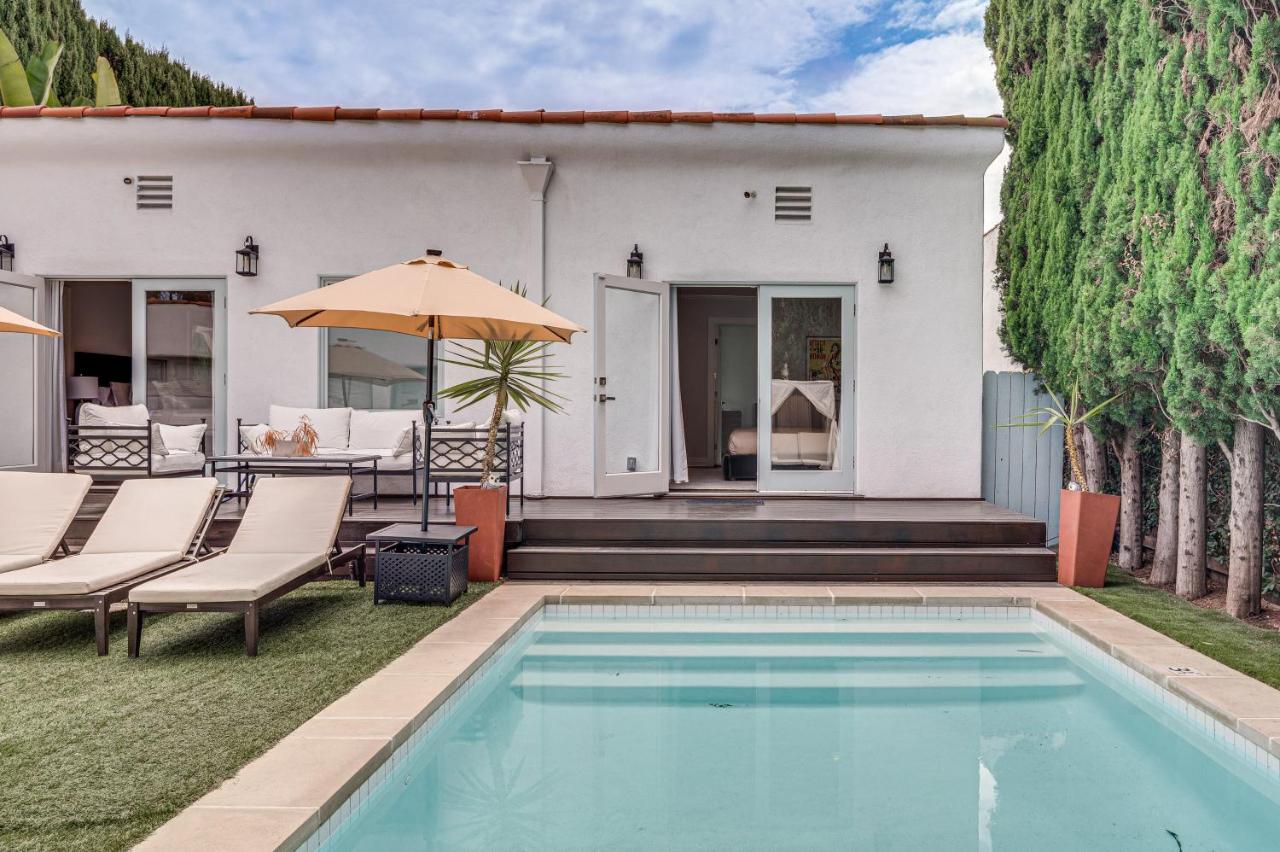 1 Block to Melrose Ave! Bright Home w/ Pool - B&B Los Ángeles