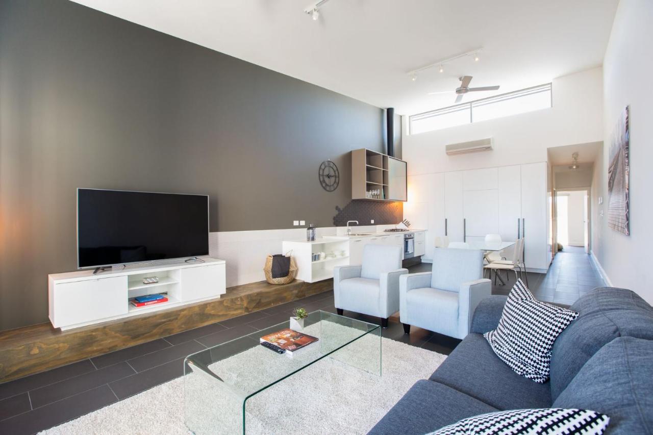 B&B Adelaide - Magnificent Apartment + FREE car park near CBD - Bed and Breakfast Adelaide