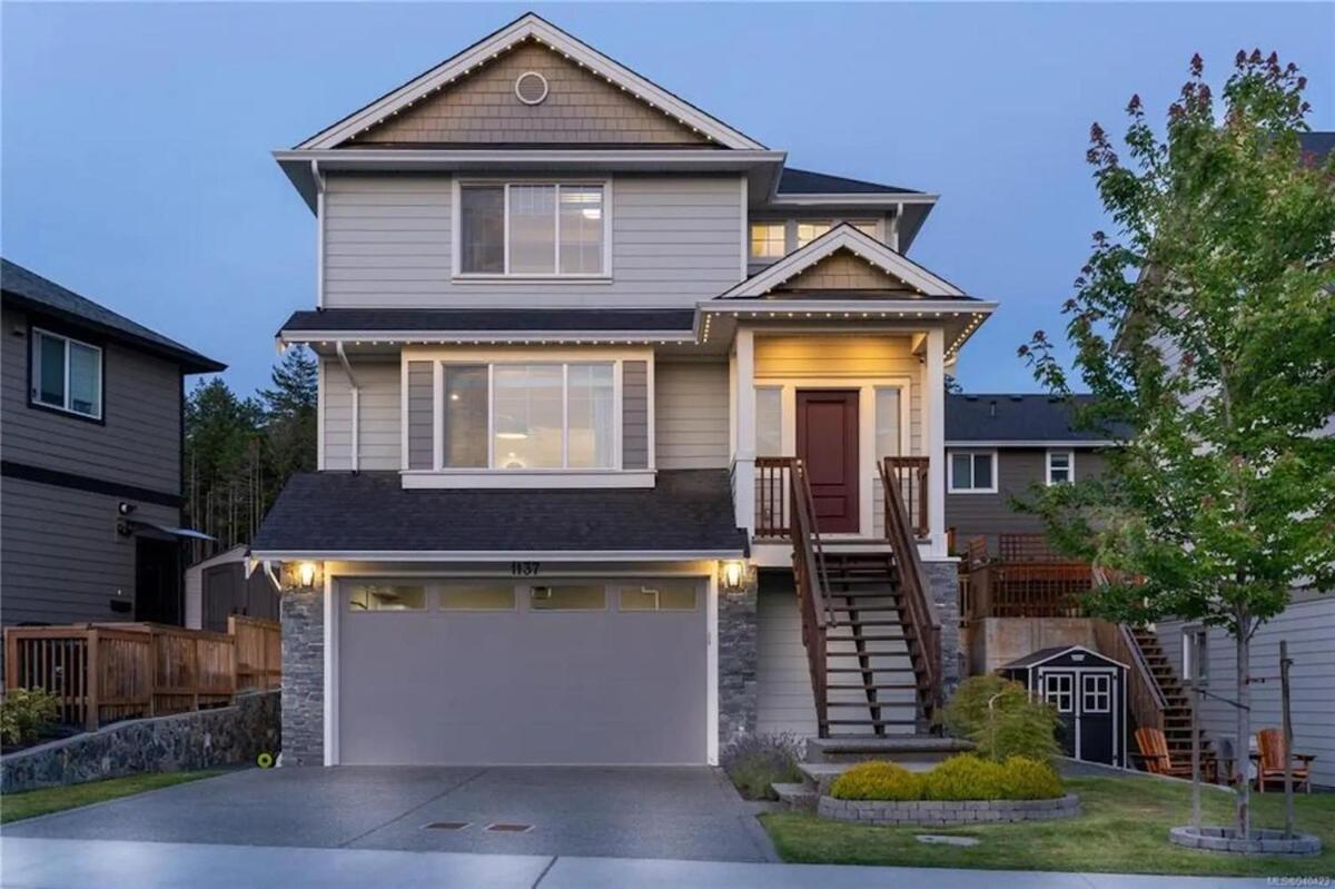 Spacious Private Suite Minutes Away from Ocean,Trails and Stores - B&B Langford