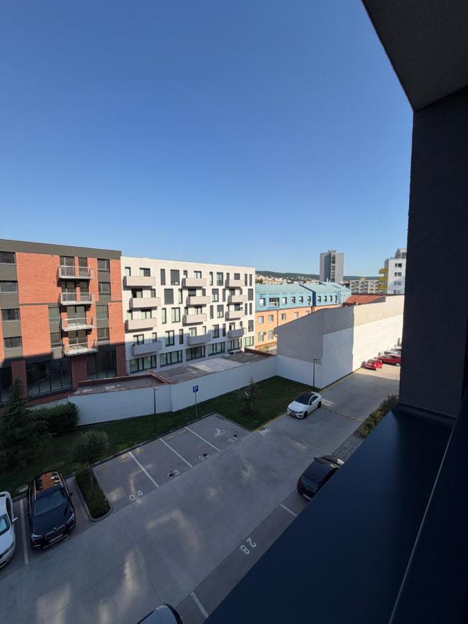 Bazova apartment in City Center with Private Garage Parking - B&B Čunovo