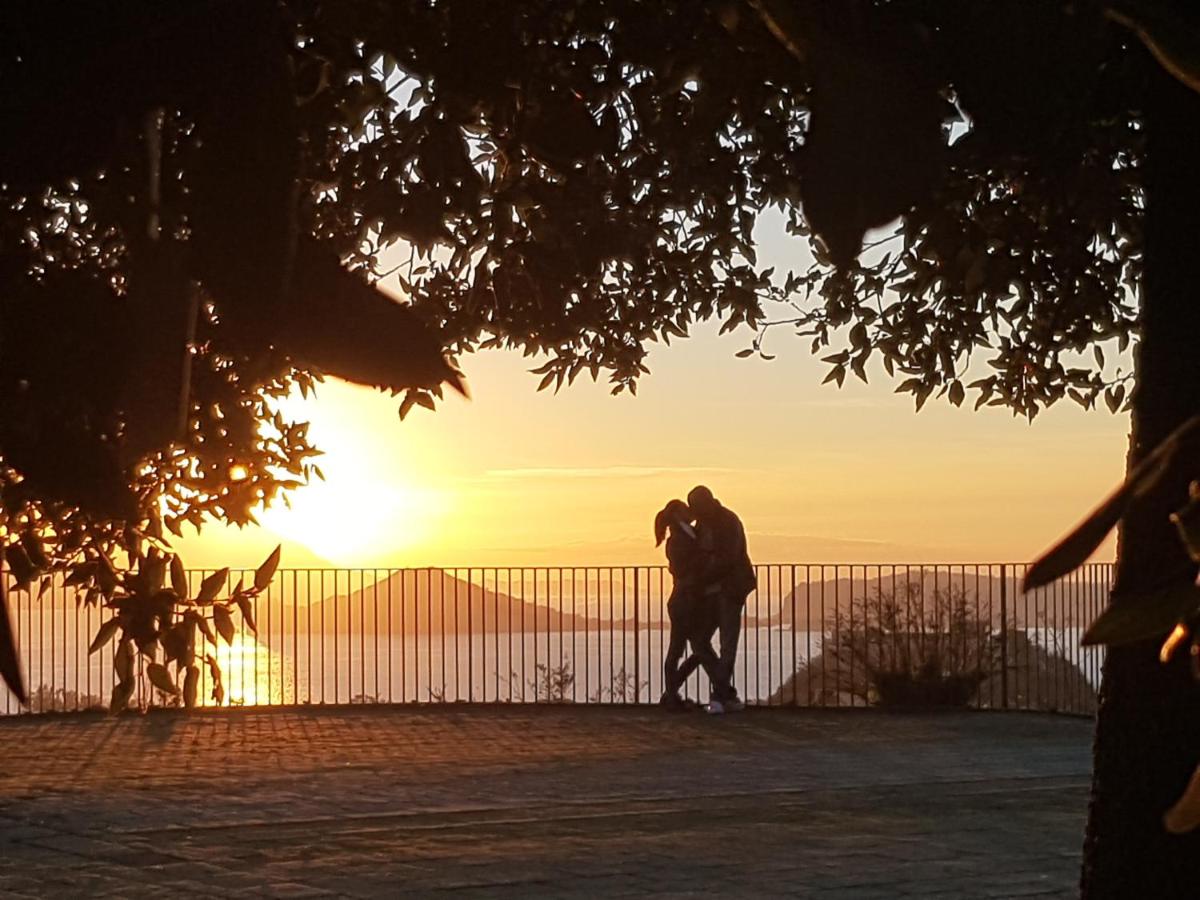 A due passi dal lungomare - B&B Napoli