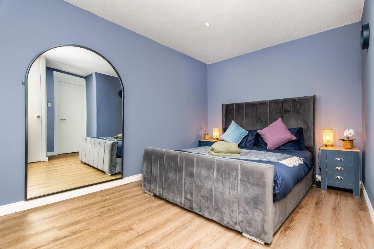 Fife Coast Stay with Parking & Garden in Rosyth - WiFi - B&B Rosyth