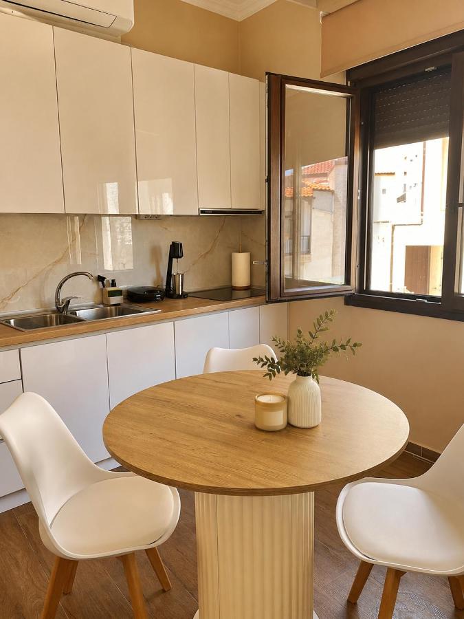 Bright and central apartment - B&B Siátista