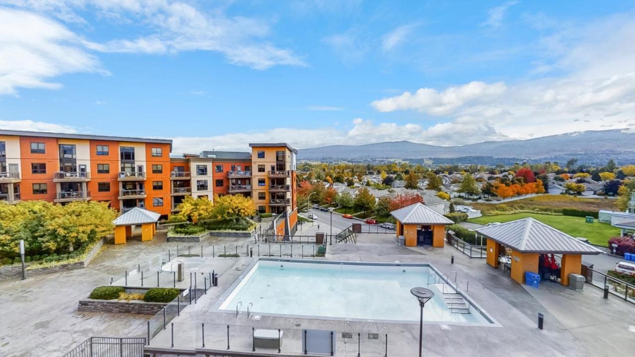 Spectacular View @ Playa 601. Rooftop Pool! - B&B Kelowna