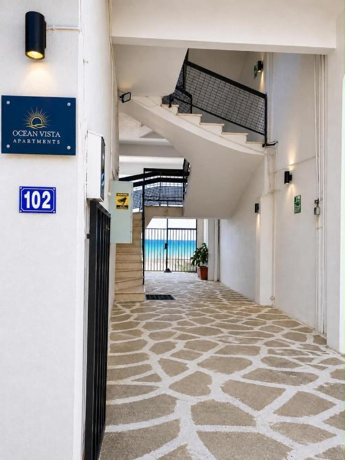 OCEAN VISTA Beachfront Apartment Near Airport-B4 - Chambres d'hôtes Artémida
