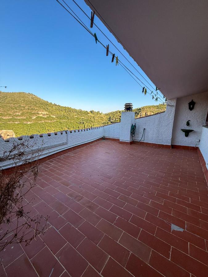 Casa rural entera en Parque Natural de los Puertos - Chambres d'hôtes Alfara de Carles