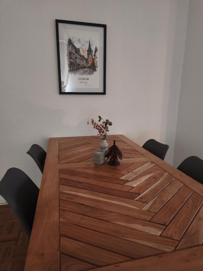 Green Door Apartment Dachterrasse & Parkplatz - B&B Goslar