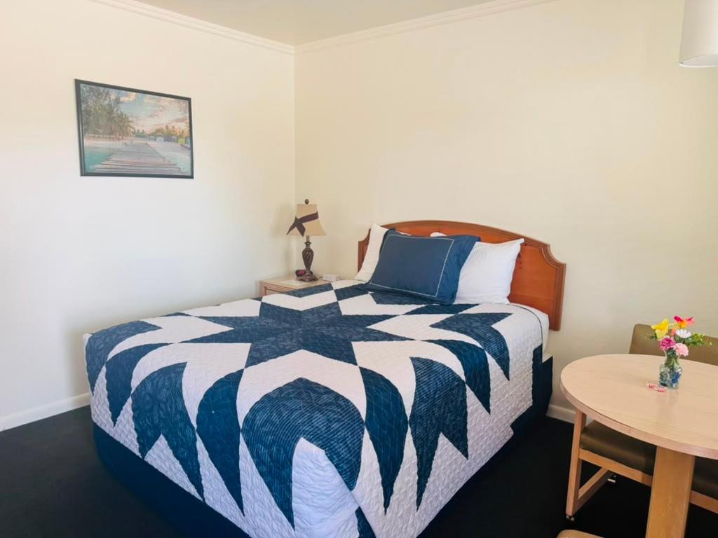 Golden West Motel - B&B Klamath Falls
