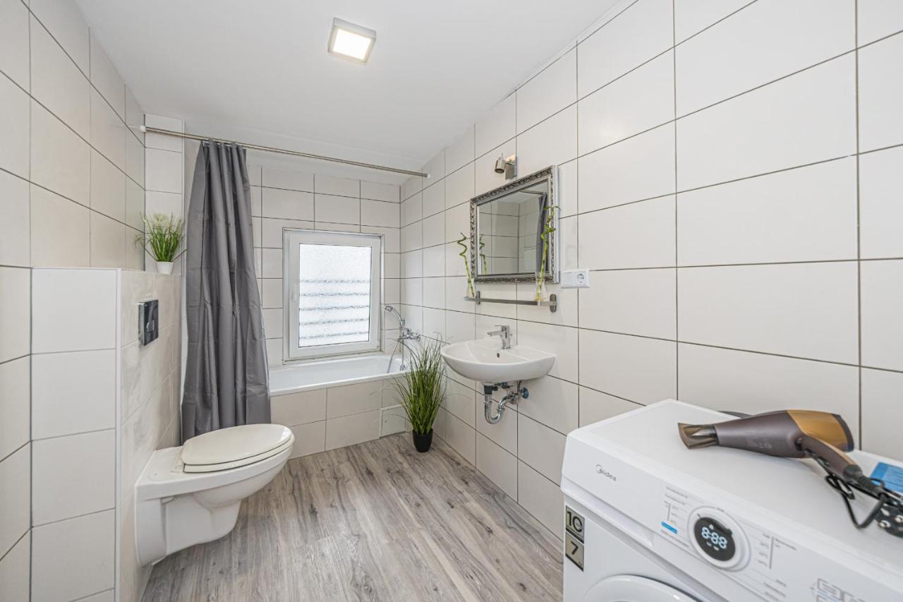 B5 ruhiges 4-Zimmer-Studio mit Balkon - B&B Halle sul Saale