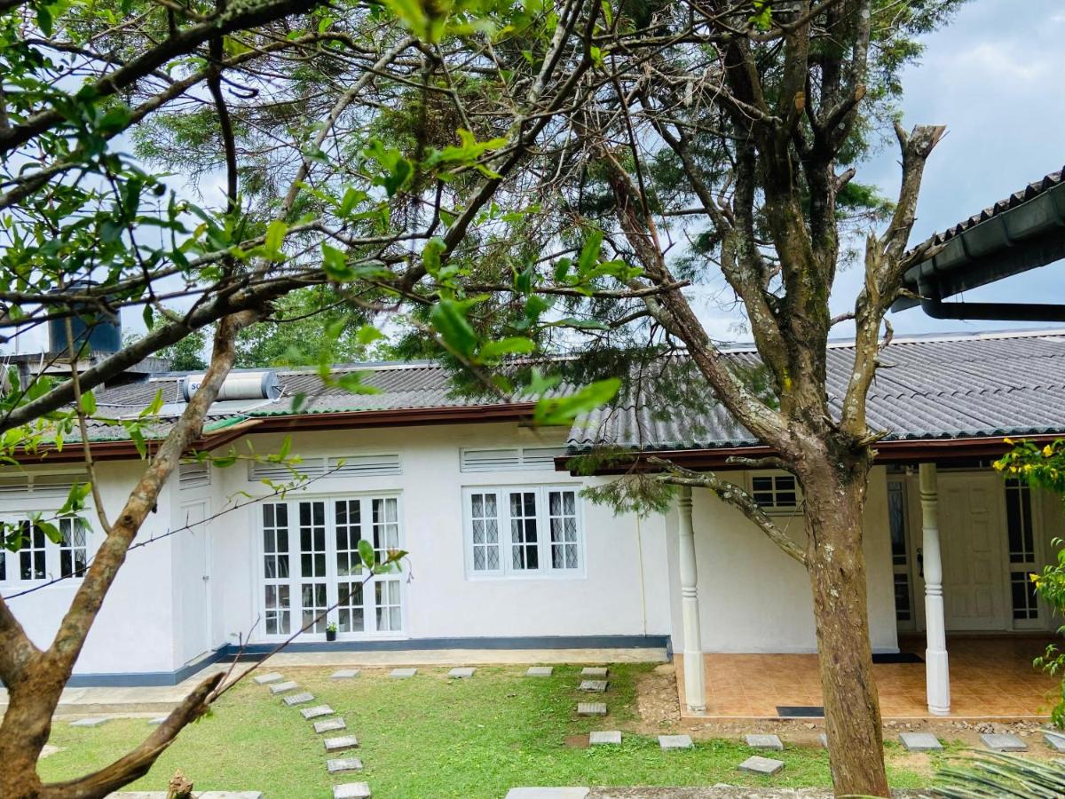 Mountain Breeze Uplands - B&B Kandy