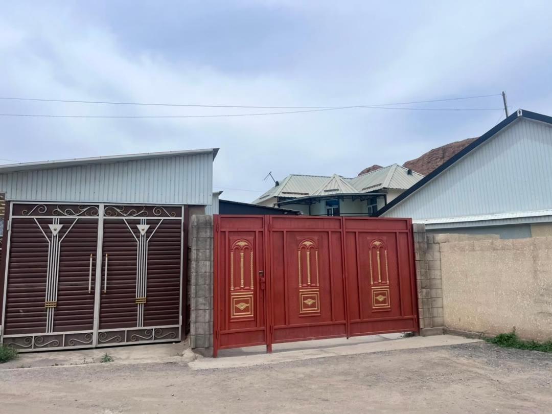 Terme Guesthouse - Chambres d'hôtes Naryn