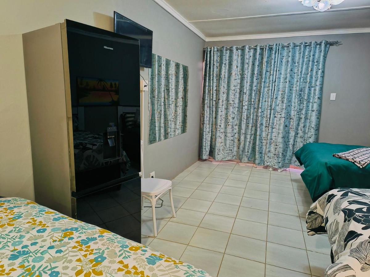 Habitación Familiar con vistas al jardín