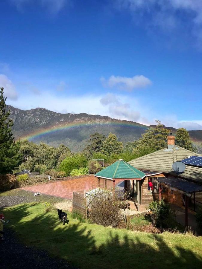 Mountain Dreaming Farm 山居 - Bed and Breakfast Cethana
