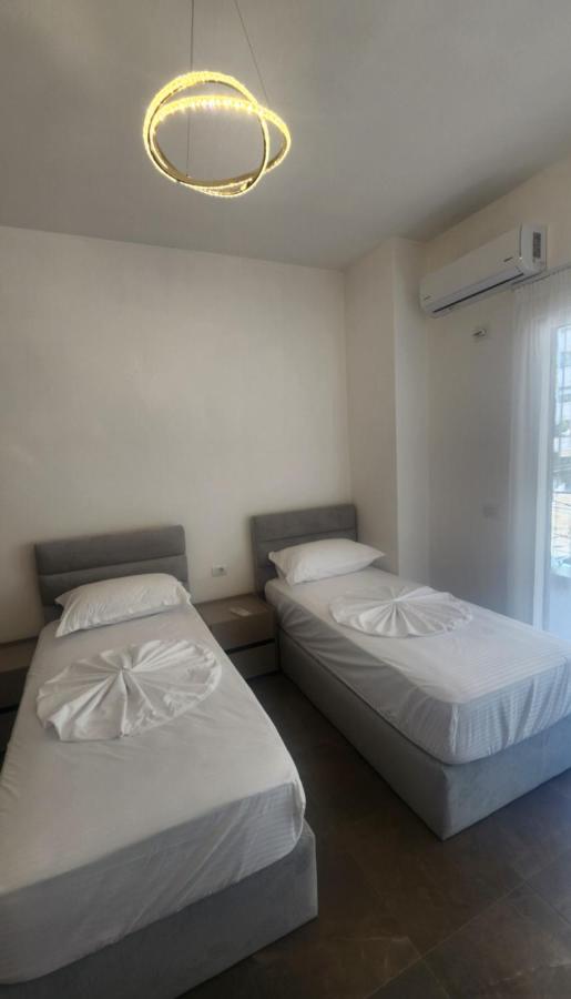 Deluxe Two-Bedroom Apartment with 2 Bathrooms - B&B Shengjin