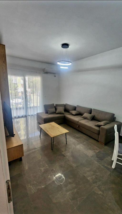 Deluxe Two-Bedroom Apartment with 2 Bathrooms - B&B Shengjin